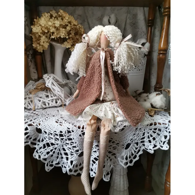 Кукла тильда в пальто Василиса. Текстильные куклы ручной работы