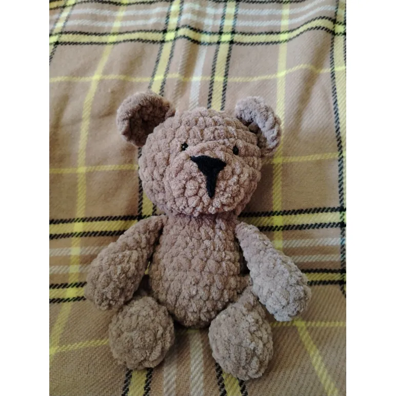 Игрушка из плюшевой пряжи