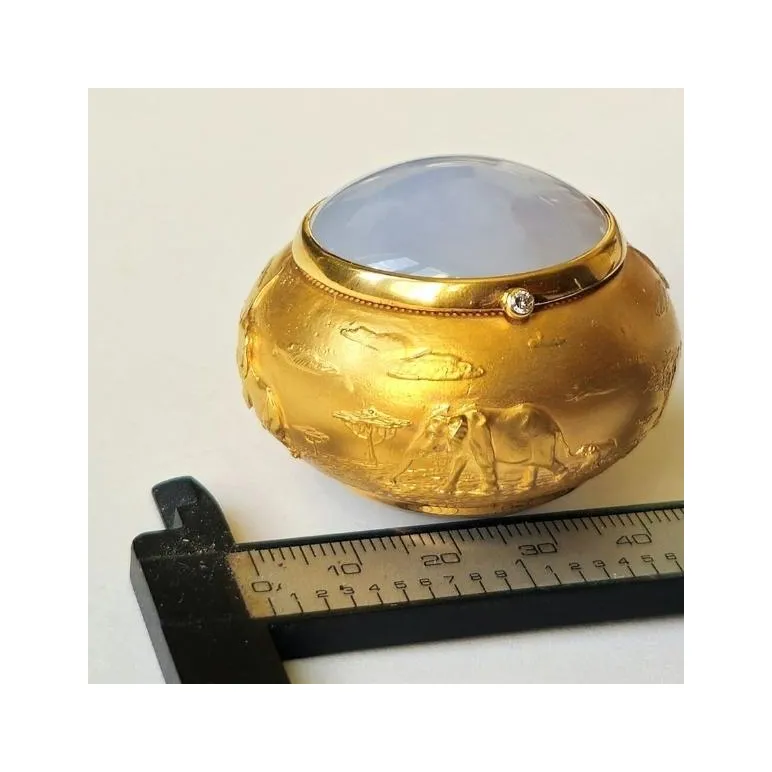 Карманная пепельница - таблетница из серебра с позолотой и халцедоном