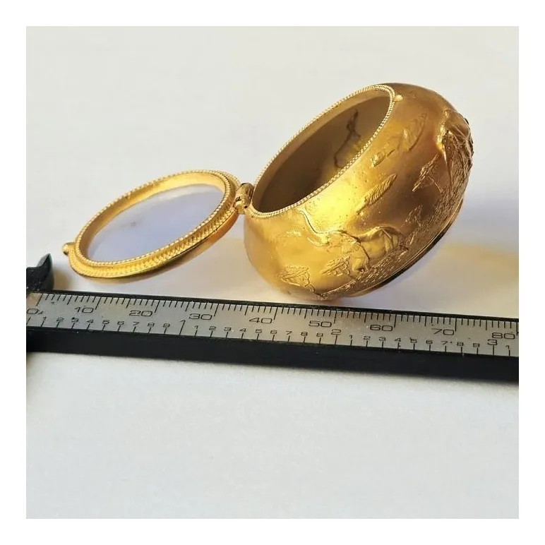 Карманная пепельница - таблетница из серебра с позолотой и халцедоном