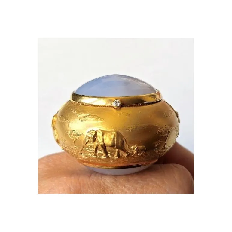 Карманная пепельница - таблетница из серебра с позолотой и халцедоном