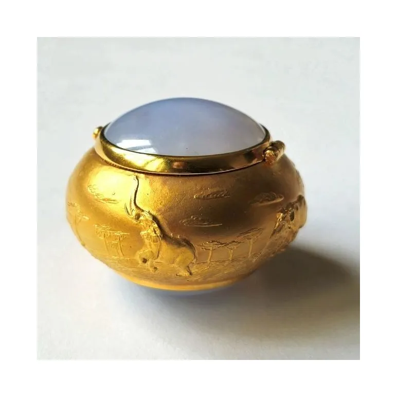 Карманная пепельница - таблетница из серебра с позолотой и халцедоном