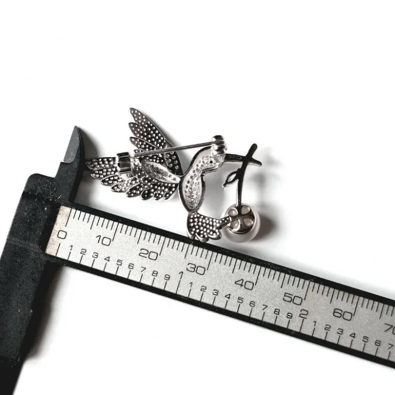 Брошь из серебра с пресноводным жемчугом "Птица"