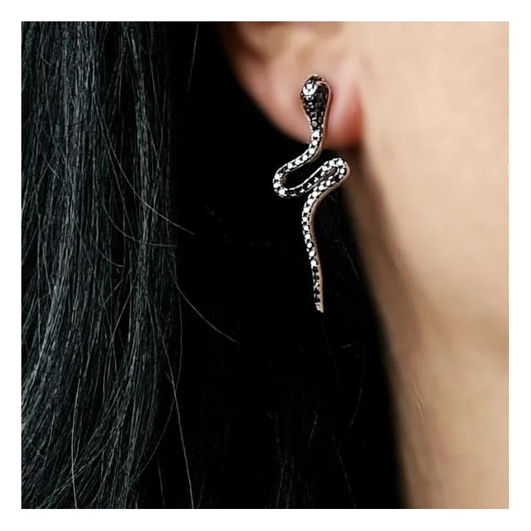 Серьги и кольцо из серебра с черной шпинелью "Змеи"