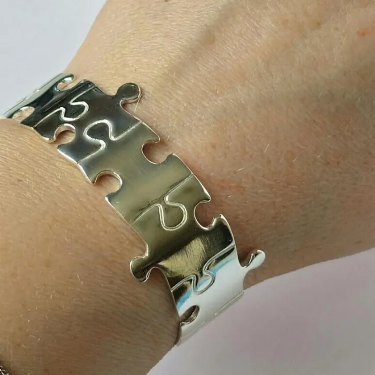 Браслет - кафф жесткий из серебра "Пазлы"