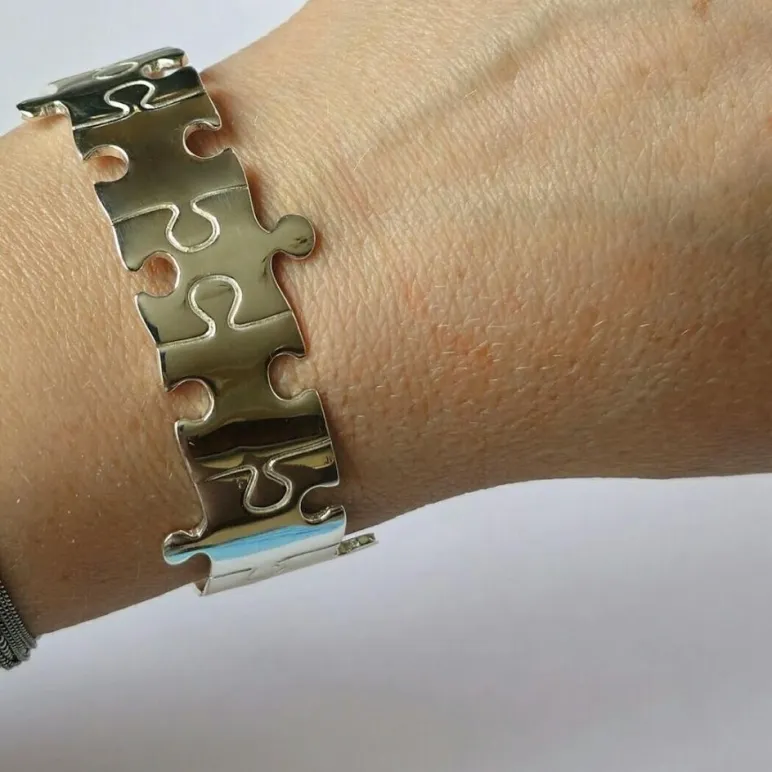 Браслет - кафф жесткий из серебра "Пазлы"