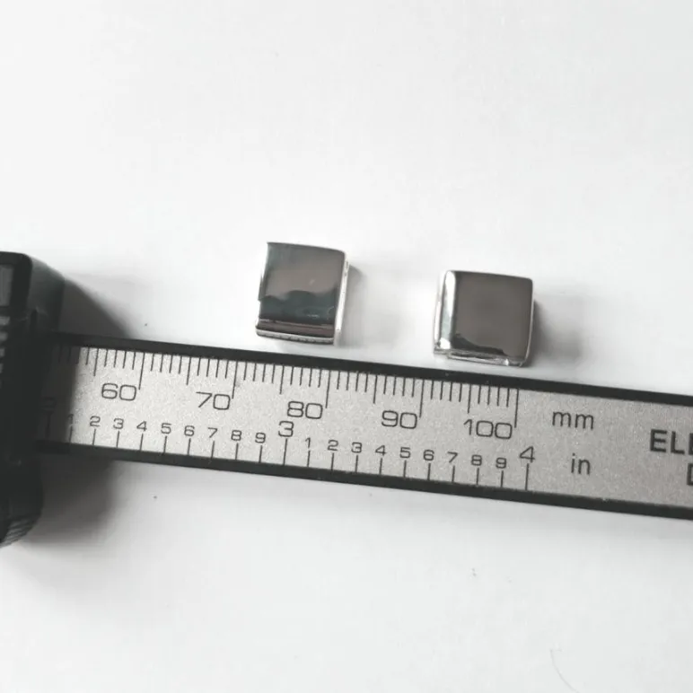 Серьги из серебра глянцевые хагги " кубики "