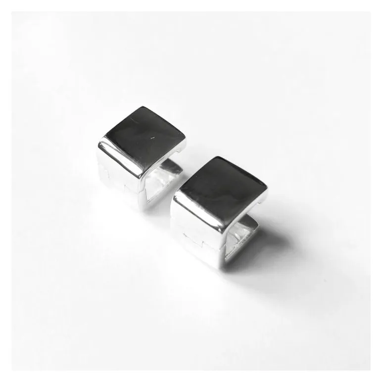 Серьги из серебра глянцевые хагги " кубики "