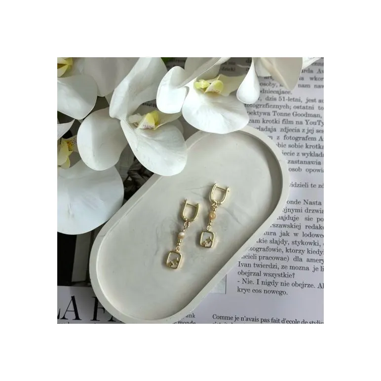 Серьги с натуральным перламутром авторские.