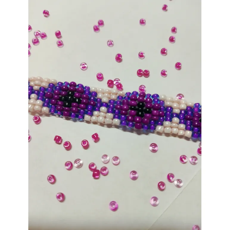 Браслет ручной работы из бисера «Форум»