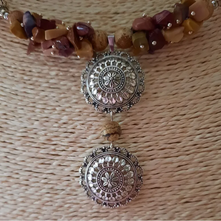 КОМПЛЕКТ ЖЕНСКОЙ БИЖУТЕРИИ ИЗ ЯШМЫ Комплект женской бижутерии из яшмы