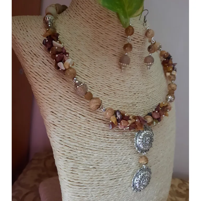 КОМПЛЕКТ ЖЕНСКОЙ БИЖУТЕРИИ ИЗ ЯШМЫ Комплект женской бижутерии из яшмы