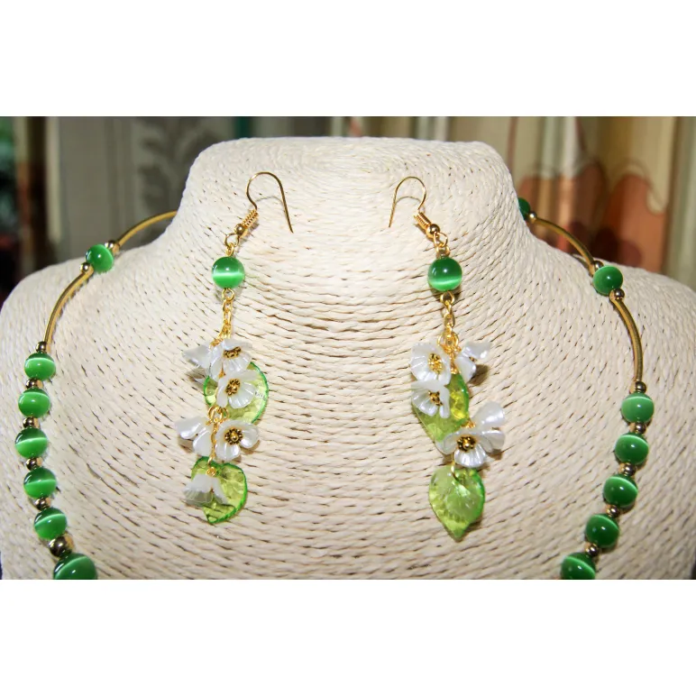 КОМПЛЕКТ ЖЕНСКОЙ БИЖУТЕРИИ "ВЕСЕННИЙ АРОМАТ" Комплект женской бижутерии "Весенний аромат"