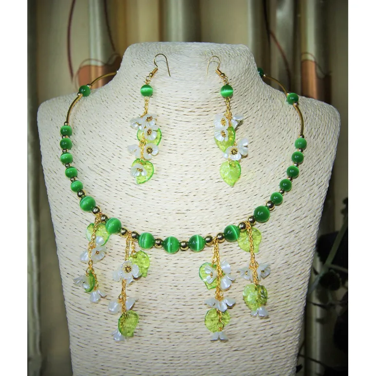 КОМПЛЕКТ ЖЕНСКОЙ БИЖУТЕРИИ "ВЕСЕННИЙ АРОМАТ" Комплект женской бижутерии "Весенний аромат"