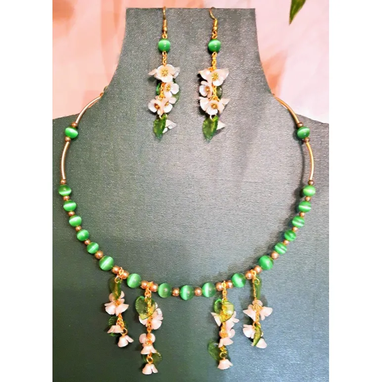 КОМПЛЕКТ ЖЕНСКОЙ БИЖУТЕРИИ "ВЕСЕННИЙ АРОМАТ" Комплект женской бижутерии "Весенний аромат"