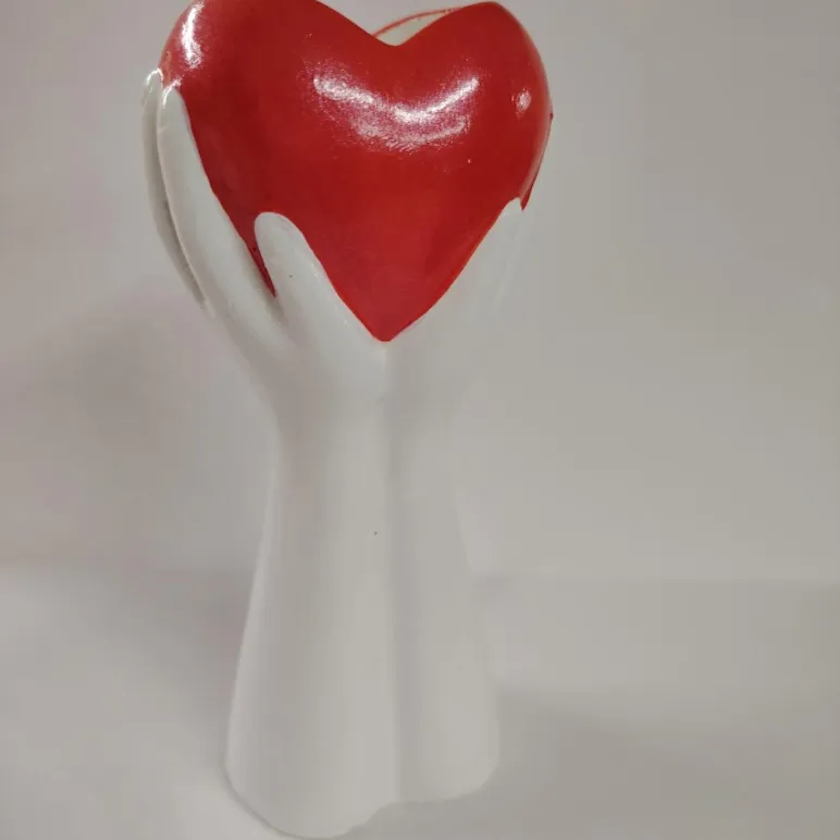 ВАЗОЧКА СЕРДЦЕ В РУКАХ вазочка Сердце в руках