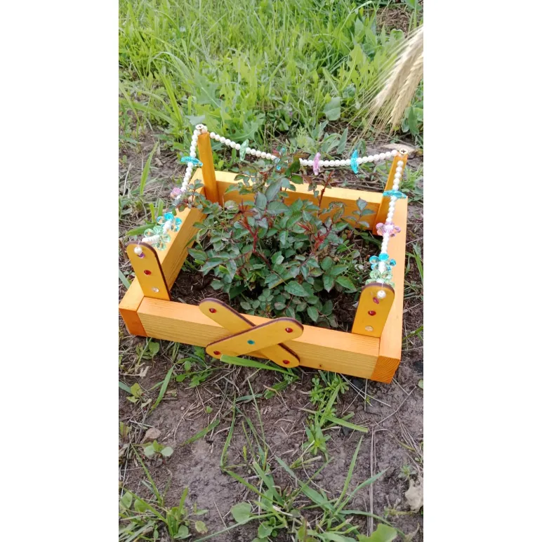 Деревянное кашпо 20 см  для маленьких цветов