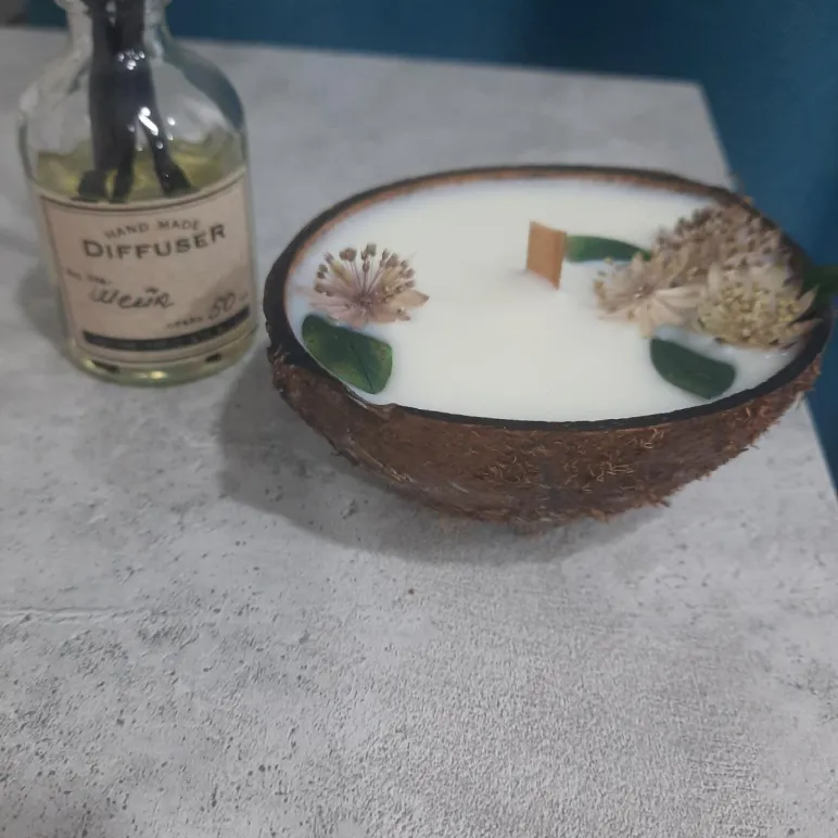 Свеча в кокосовой скорлупе