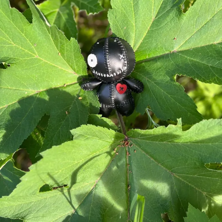 Кожаная Кукла Вуду.