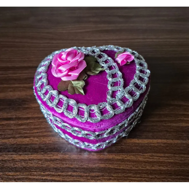 Шкатулка из бархата. Ручная работа. Вышивка лентами