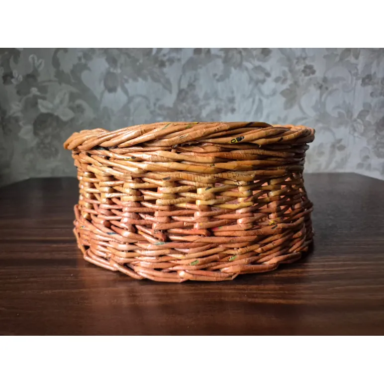 Корзинка для мелочей, плетеная из бумажной лозы