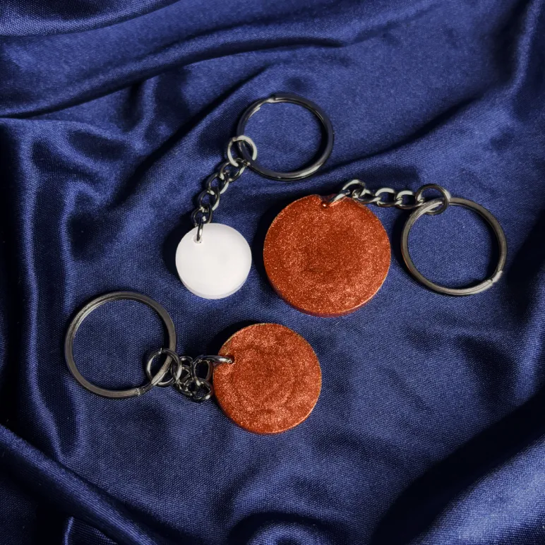 Брелок из эпоксидной смолы в ассортименте