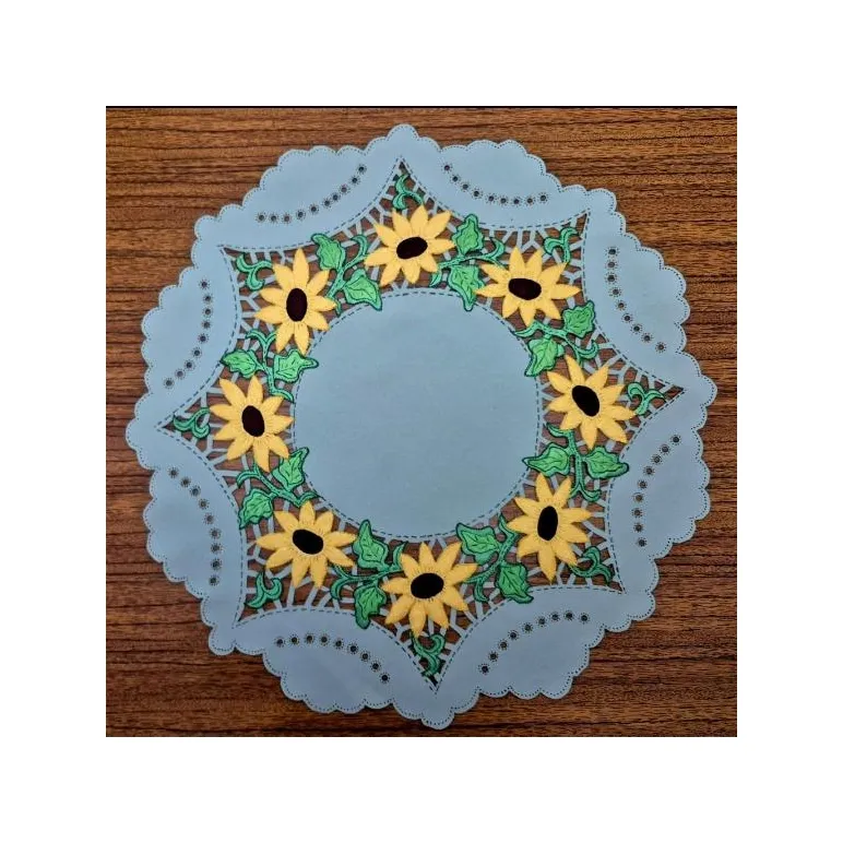 Салфетка "Подсолнухи", выполнена методом гильоширования. Ручная работа