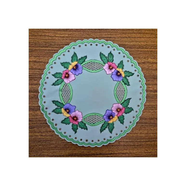 Салфетка "Анютины глазки" создана методом гильоширования. Ручная работа