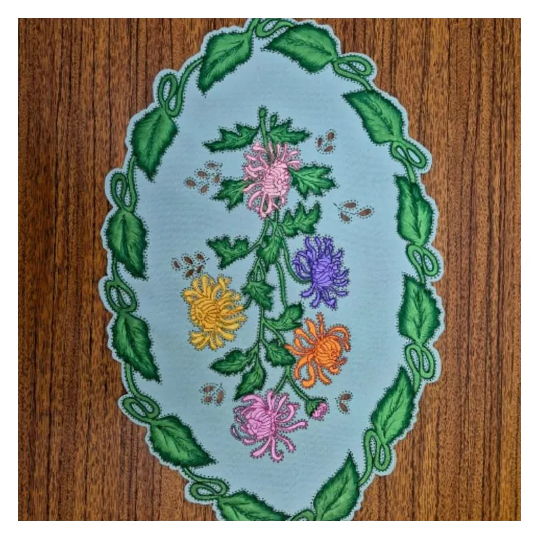 Салфетка "Хризантемы" создана методом гильоширования. Ручная работа