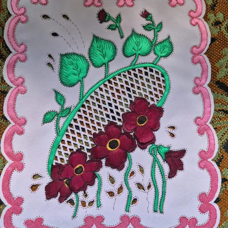 САЛФЕТКА "МАЛЕНЬКАЯ", СОЗДАНА МЕТОДОМ ГИЛЬОШИРОВАНИЯ. РУЧНАЯ РАБОТА Салфетка "Маленькая", создана методом гильоширования. Ручная работа