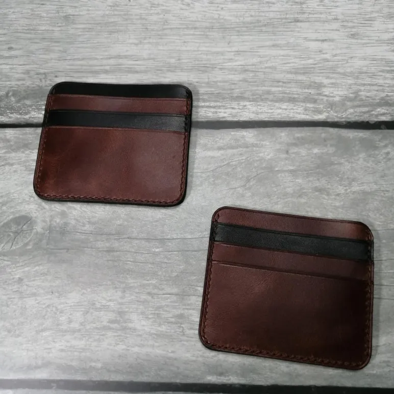 Картхолдер из натуральной кожи.