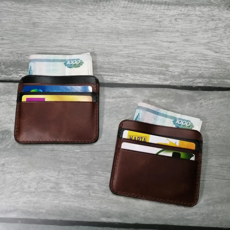 Картхолдер из натуральной кожи.