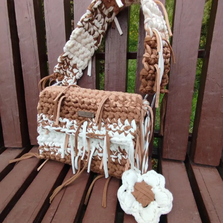 Сумочка из трикотажной пряжи крючком