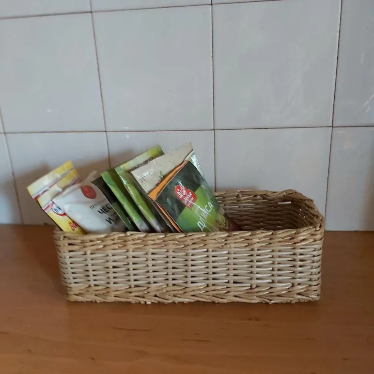 . Корзина для хлеба из бумажной лозы