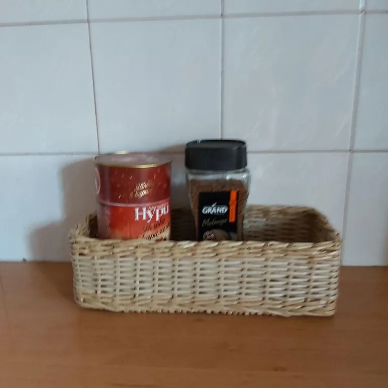 . Корзина для хлеба из бумажной лозы