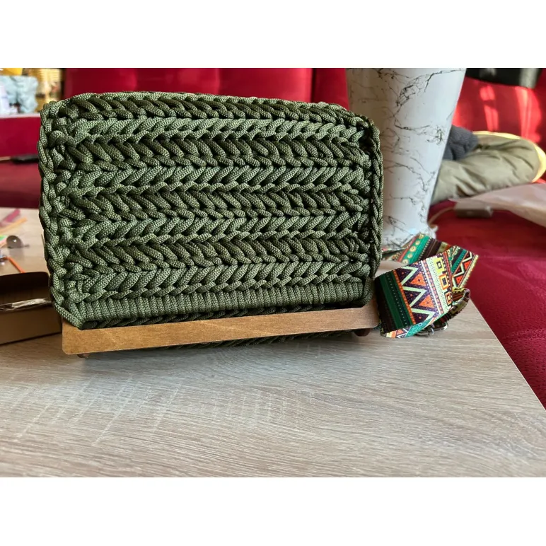 Сумка кроссбоди на ремне