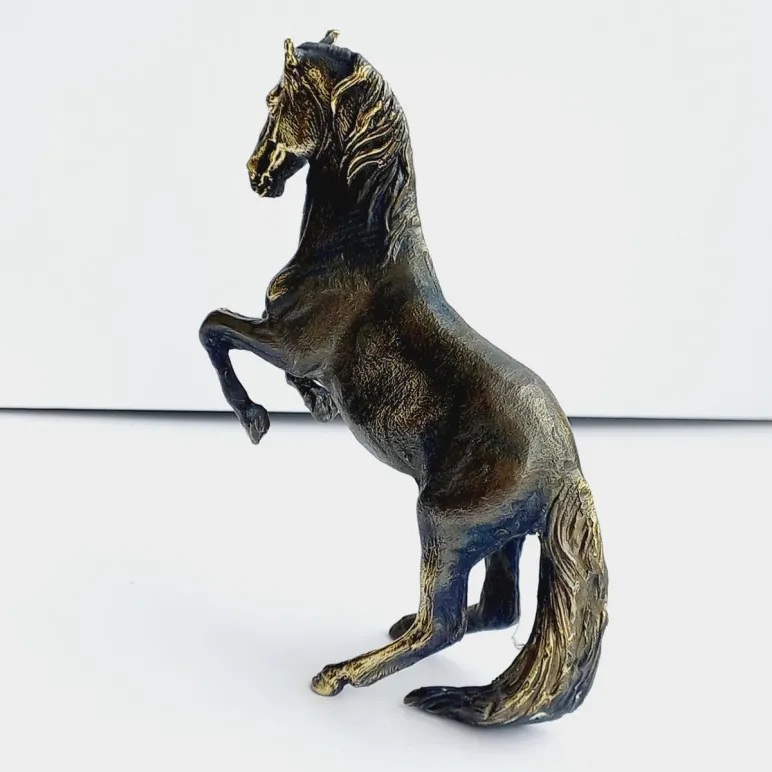 Бронзовая статуэтка конь.