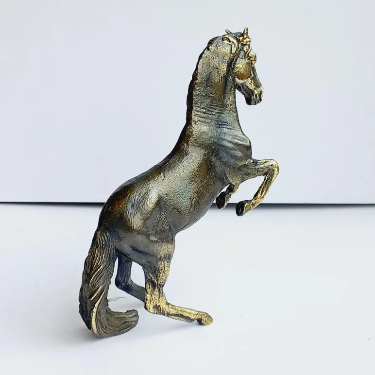 Бронзовая статуэтка конь.