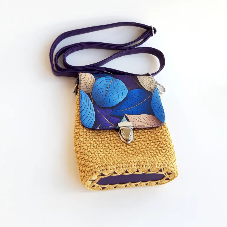 Сумка для телефона вязанная