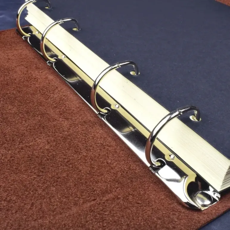 Блокнот из натуральной кожи А5 на кольцах с кнопкой на хлястике