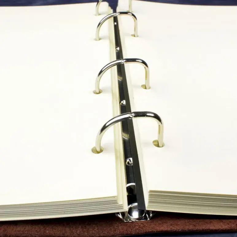 Блокнот из натуральной кожи А5 на кольцах с кнопкой на хлястике