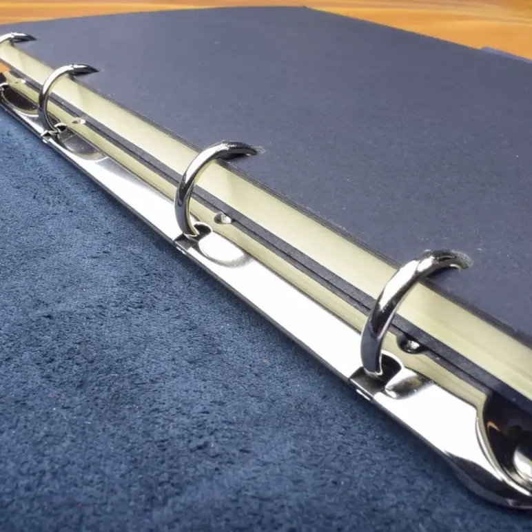 Блокнот из натуральной кожи А5 с креплением для ручки