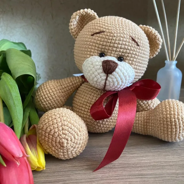 Вязаный мишка Тёма