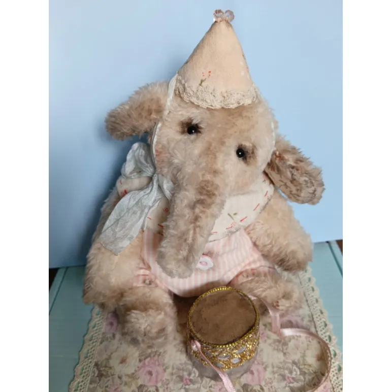 Слоник Тедди