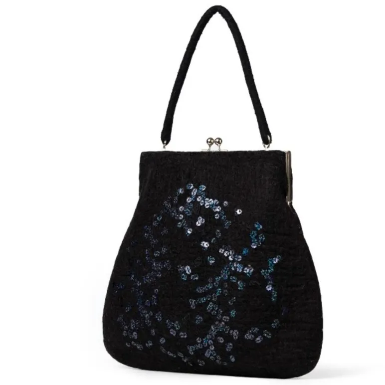Сумка черная с пайетками в технике валяние из овечьей шерсти. Высота сумки 33 см, длина 32 см