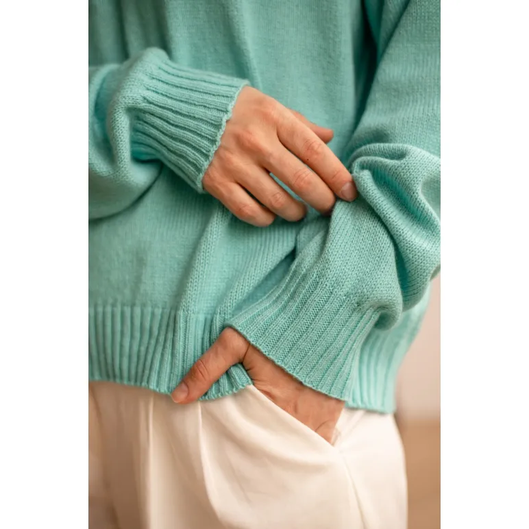 ​Свитер оверсайз, цвет бирюза, размер 44-46, состав: кашемир 40%, мериносовая шерсть 30%, шелк 30%