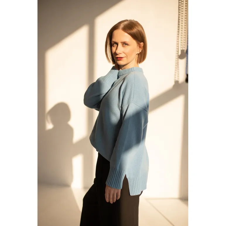 Свитер оверсайз, цвет голубой, состав: кашемир 10%, меринос 90%, размер 44-46