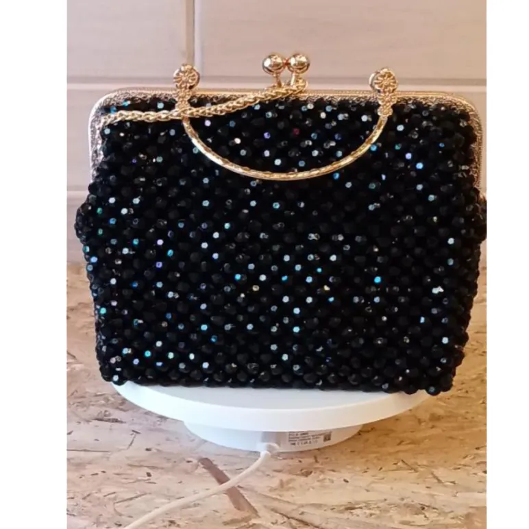 Сумочки из граненных бусин 8 мм