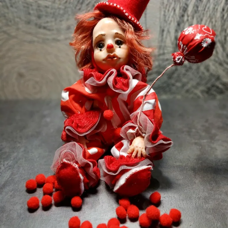 Кукла из полимерной глины "Грустный клоун"