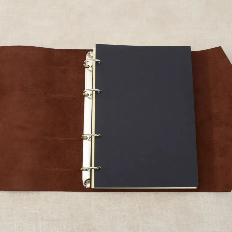Блокнот из натуральной кожи А5 на кольцах с кнопкой на хлястике